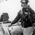 Pg11_Astronaut-at-Cockpit-600×398